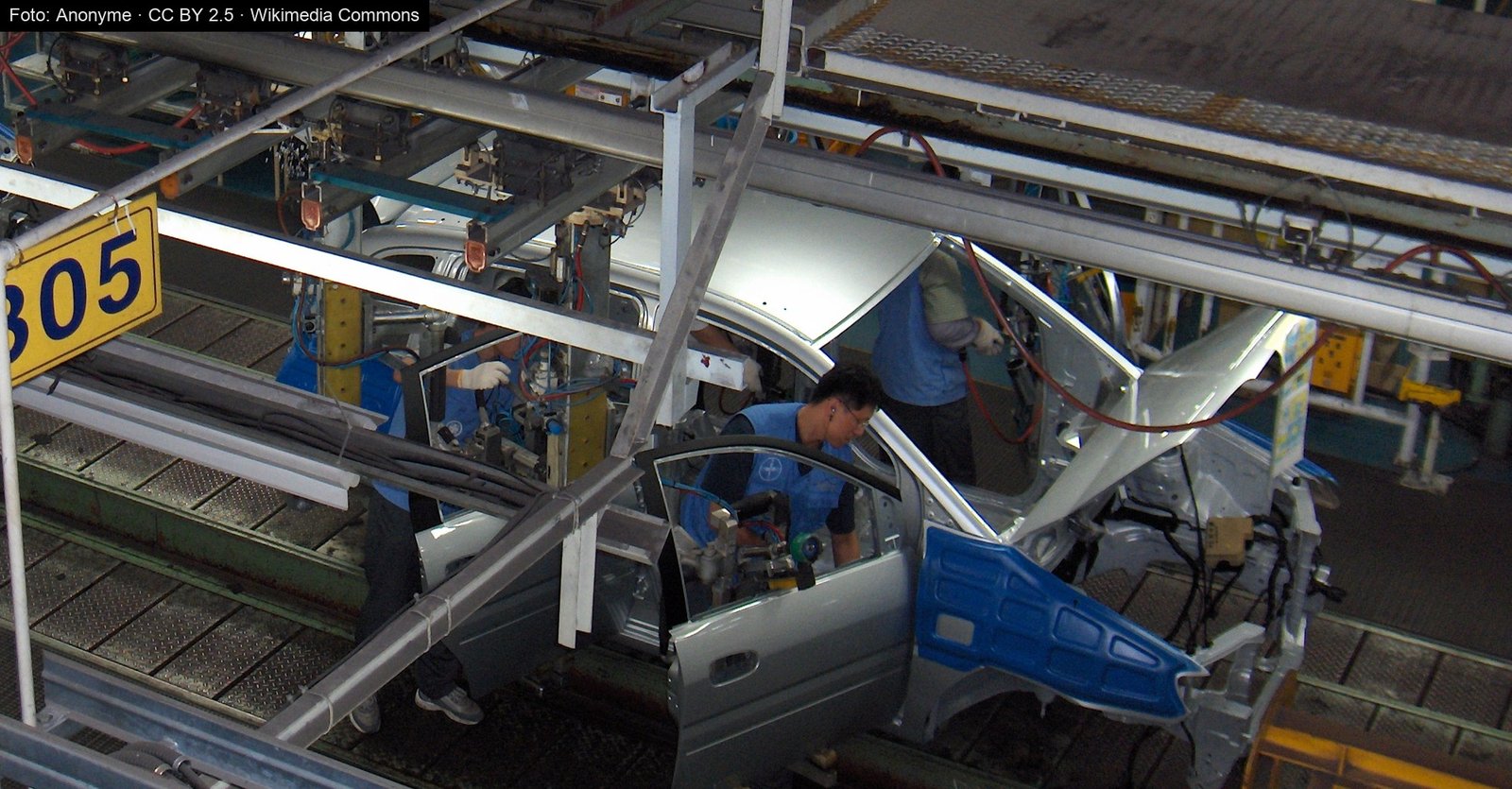 Auto, l'Europa riscrive il 2035